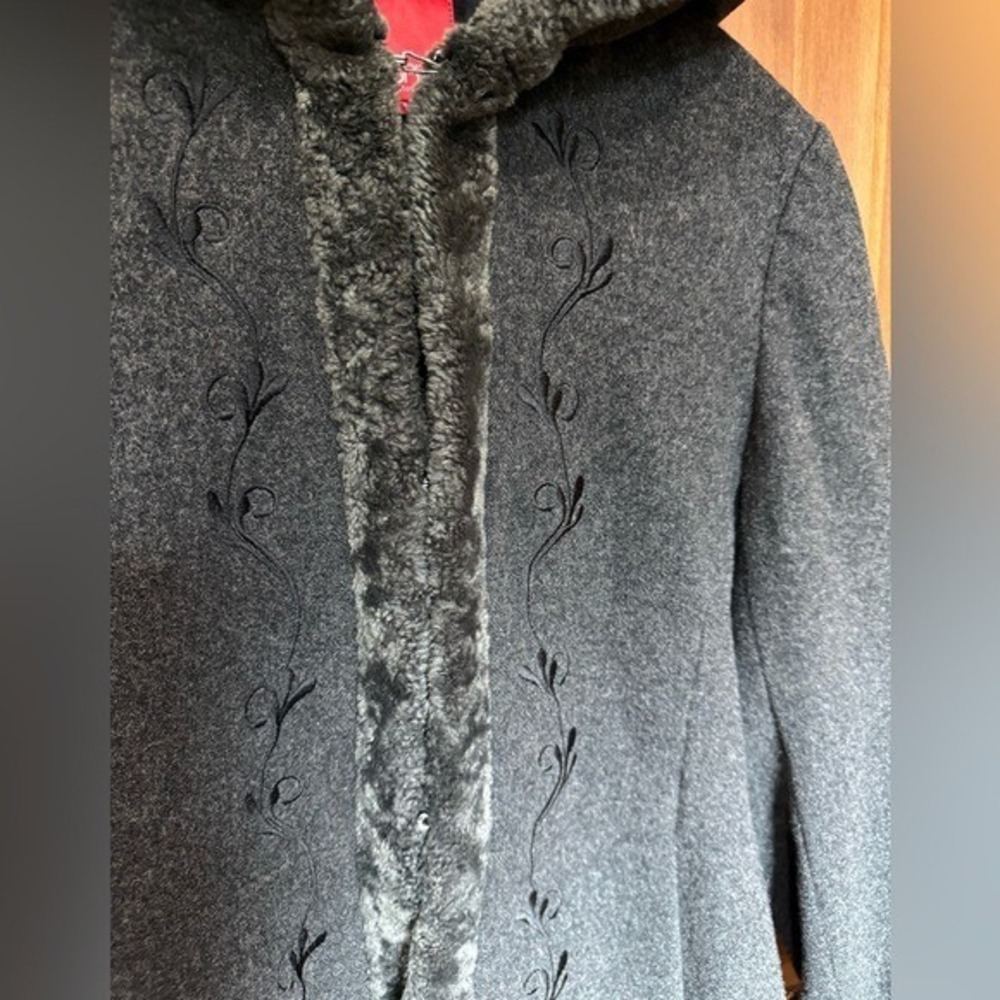 ESPRIT VTG Charcoal Hooded‎ Jacket Coat Outerwear Embroidery and Faux Fur Size M - Picture 3 of 10